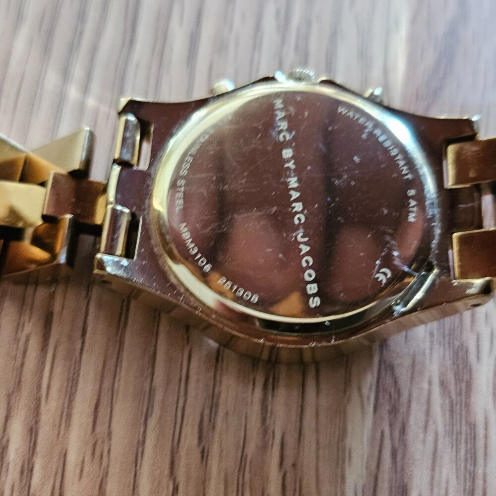 Marc Jacobs Chronograph Gold Dial Gold Steel Strap Watch for Women - MBM3105 - Picture 13 of 14